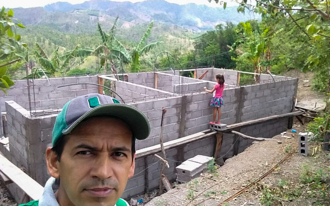 Hondurans build new home for hurricane victims with help of SAMS Missionary